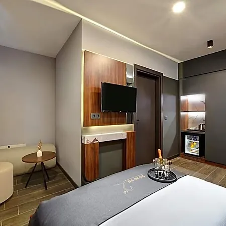 Second Hotel 3*